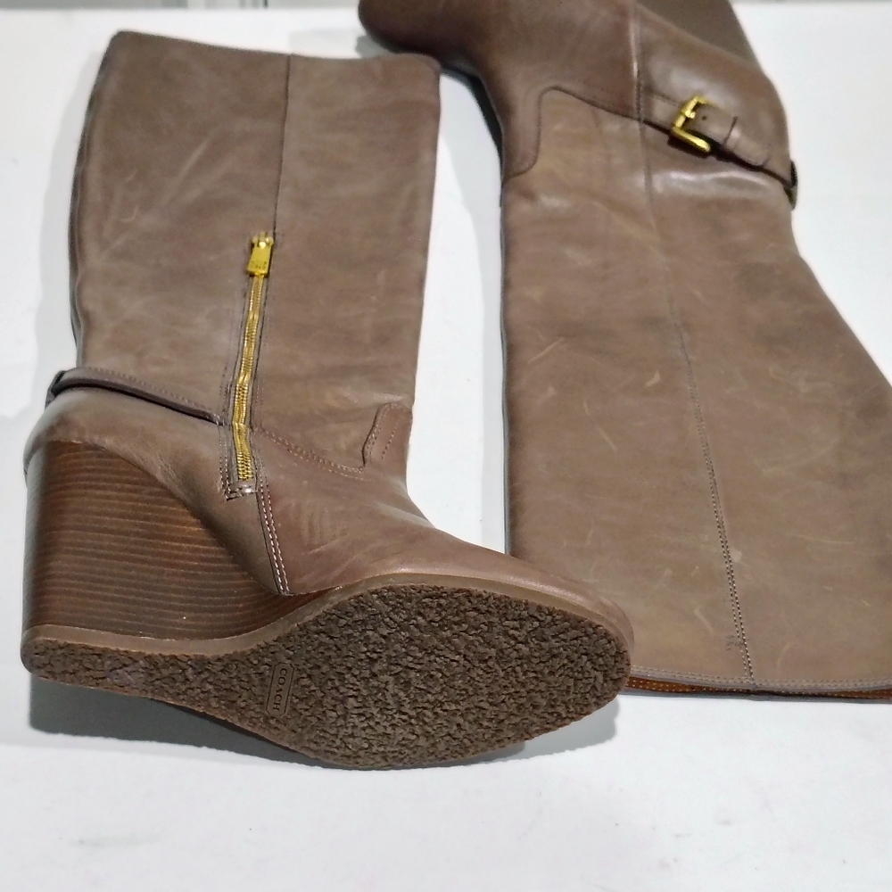 Coach "Dorthy" Tan Leather Wedge Boots Size 10B - Picture 13 of 16
